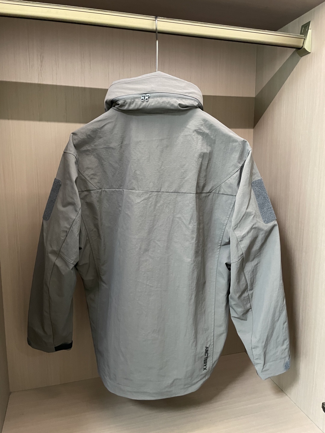 Arcteryx/始祖鸟 2025春秋新款软壳连帽夹克冲锋衣外套这款GAMMALT夹克采用轻薄耐磨的WE