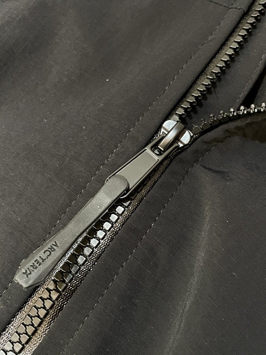 Arcteryx/始祖鸟 2025春秋新款软壳连帽夹克冲锋衣外套这款GAMMALT夹克采用轻薄耐磨的WE
