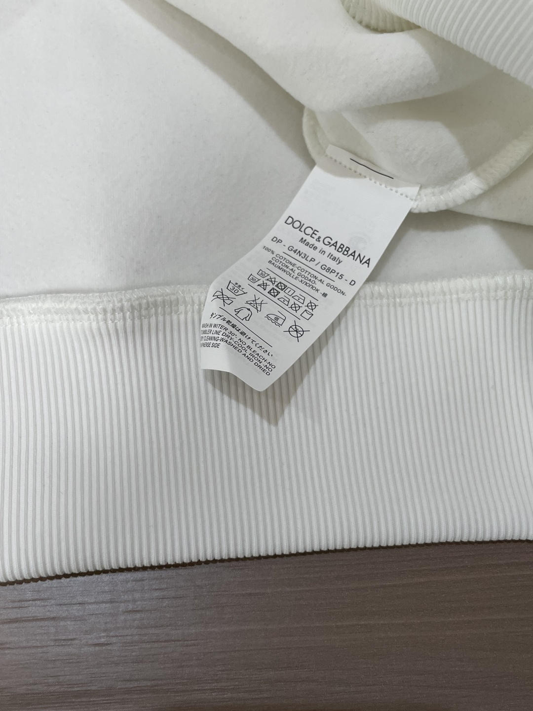 P115
DG /秋冬新品 
定制顶级卫衣棉，面料特别有质感，冬季必备单品，保暖性好。男女通穿，细节到位，版型超赞，上身效果非常好！百搭单品！5️⃣ S～XL。偏大下单报身高体重





