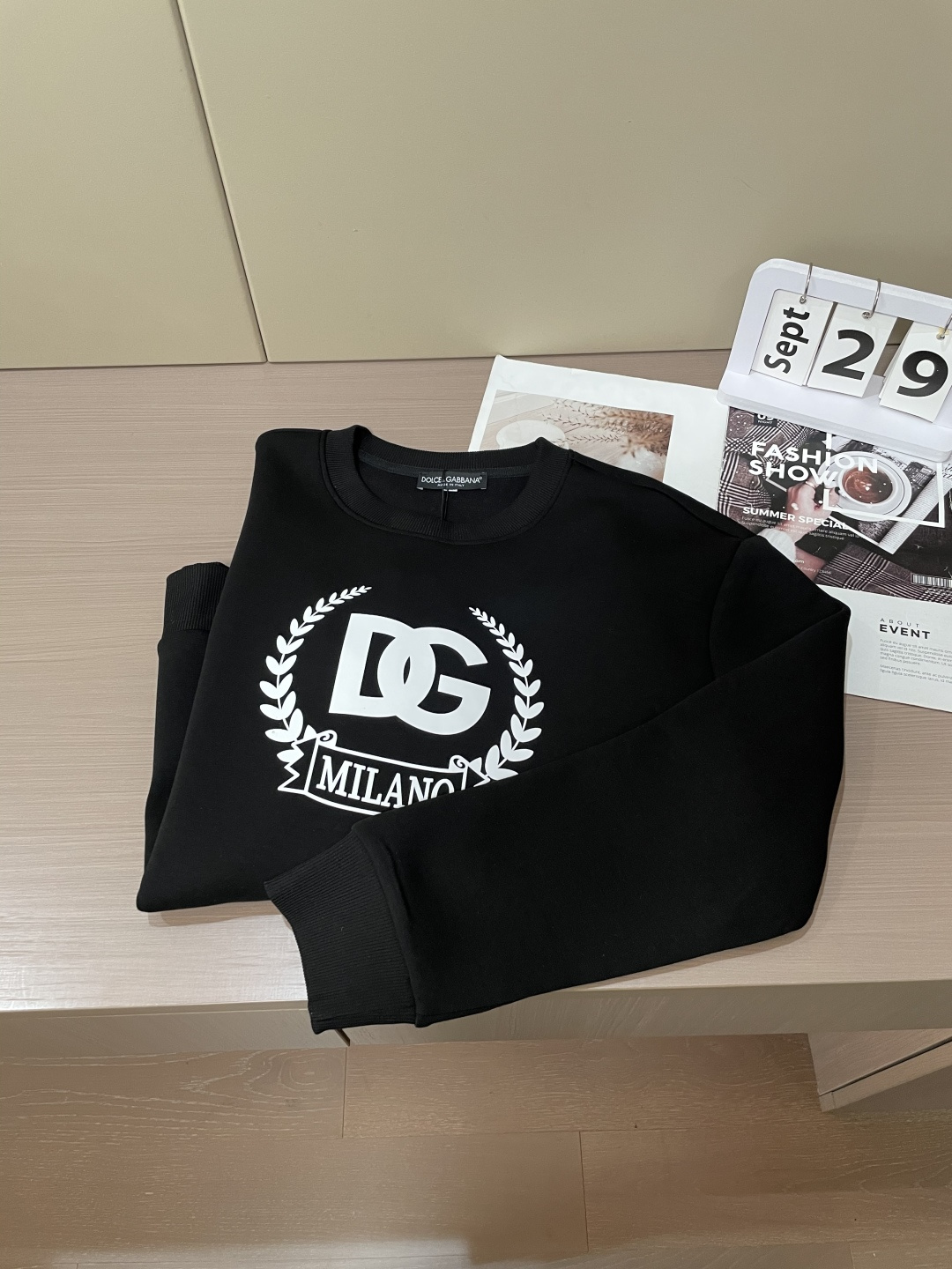 P115
DG /秋冬新品 
定制顶级卫衣棉，面料特别有质感，冬季必备单品，保暖性好。男女通穿，细节到位，版型超赞，上身效果非常好！百搭单品！5️⃣ S～XL。偏大下单报身高体重





