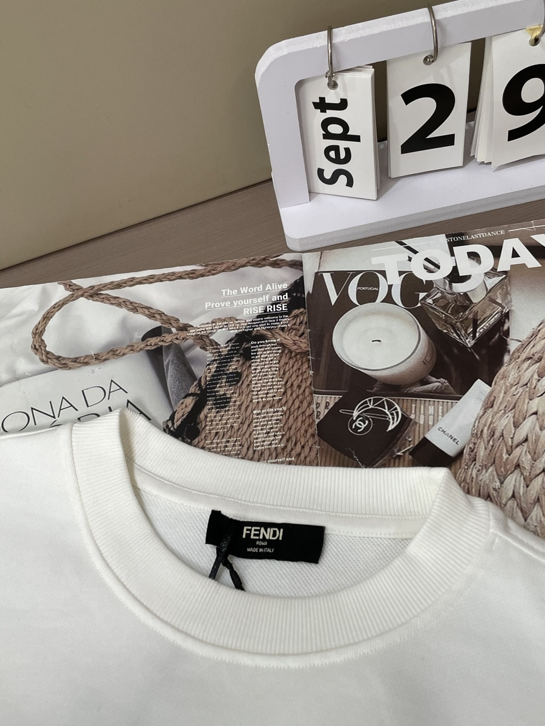 P115
FD  /秋冬新品 
定制顶级卫衣棉，面料特别有质感，冬季必备单品，保暖性好。男女通穿，细节到位，版型超赞，上身效果非常好！百搭单品！🚀尺码S-XL




