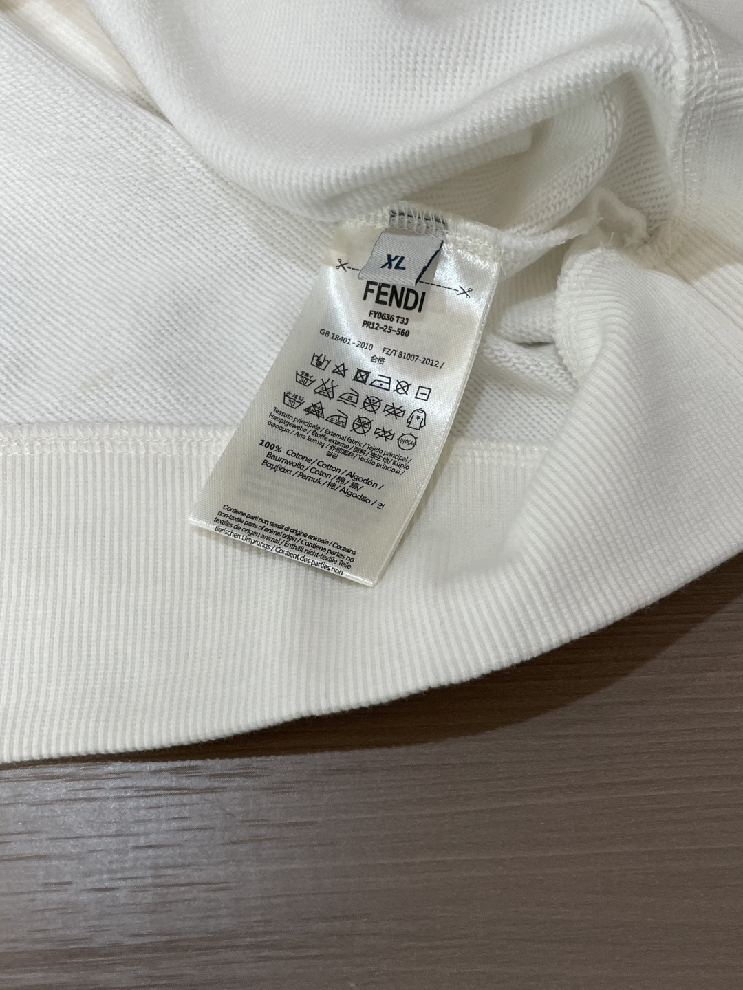 P115
FD  /秋冬新品 
定制顶级卫衣棉，面料特别有质感，冬季必备单品，保暖性好。男女通穿，细节到位，版型超赞，上身效果非常好！百搭单品！🚀尺码S-XL




