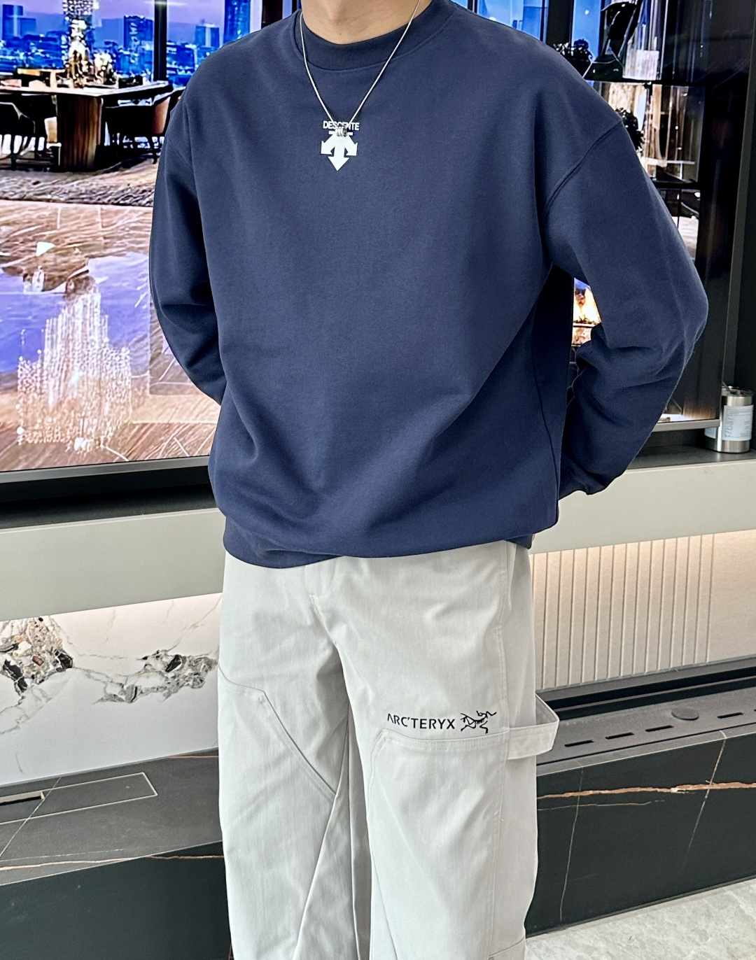 NO:566948,Descente / New Products for Autumn and Winter Customized top-quality sweatshirt cotton, the fabric is particularly textured, a must-have item in winter, and has good warmth retention. It can be worn by men and women, the details are in place, the version is awesome, and the upper body effect is very good!  A versatile item!  Size m-xxxl,,hoodie,sweatshirts,alexander wang19860909迪桑特 /秋冬新品 定制顶级卫衣棉,面料特别有质感,冬季必备单品,保暖性好.男女通穿,细节到位,版型超赞,上身效果非常好！百搭单品！尺码m-xxxl,,hoodie,sweatshirts,alexander wang,Men's clothing