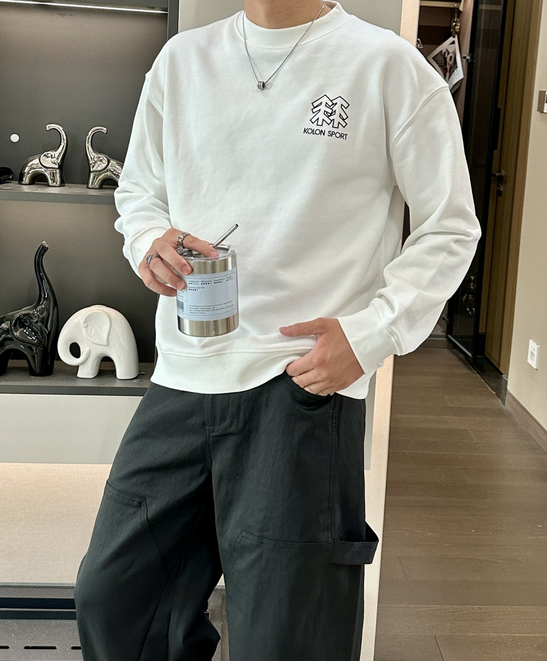 NO:566953,Kolon / New products for autumn and winter. Customized top-quality sweatshirt cotton. The fabric is particularly textured. It is a must-have item in winter and has good warmth retention. It can be worn by men and women. The details are in place. The version is awesome and the upper body effect is very good!  A versatile item!  Size m-xxxl,,hoodie,sweatshirts,alexander wang19860909可隆 /秋冬新品 定制顶级卫衣棉,面料特别有质感,冬季必备单品,保暖性好.男女通穿,细节到位,版型超赞,上身效果非常好！百搭单品！尺码m-xxxl,,hoodie,sweatshirts,alexander wang,Men's clothing