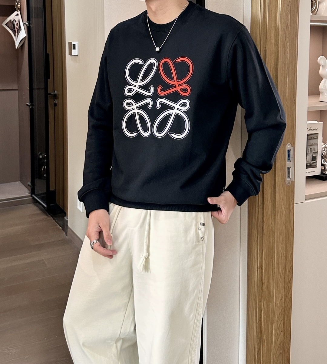 Loewe /秋冬新品 定制顶级卫衣棉,面料特别有质感,重工刺绣!冬季必备单品,保暖性好。男女通穿,细节到位,版型超赞 Loewe /秋冬新品 定制顶级卫衣棉,面料特别有质感,重工刺绣!冬季必备单品,保暖性好。男女通穿,细节到位,版型超赞