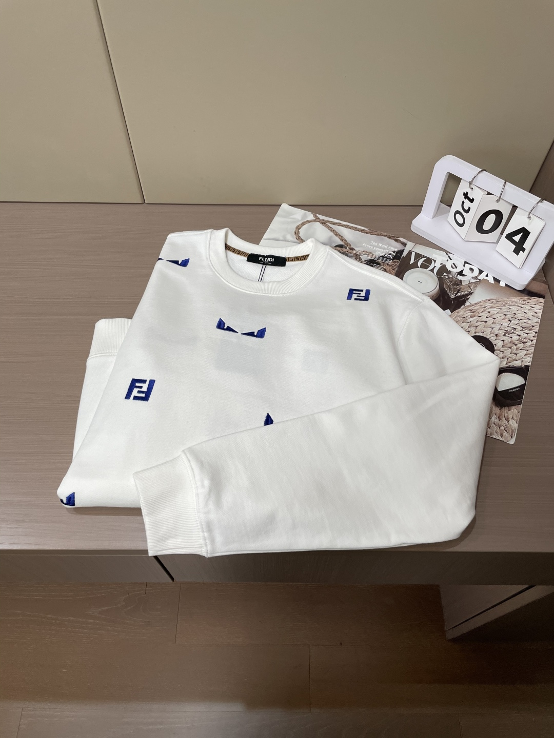 FD /秋冬新品 定制顶级卫衣棉,面料特别有质感,重工刺绣!冬季必备单品,保暖性好。男女通穿,细节到位,版型超赞,上身 FD /秋冬新品 定制顶级卫衣棉,面料特别有质感,重工刺绣!冬季必备单品,保暖性好。男女通穿,细节到位,版型超赞,上身