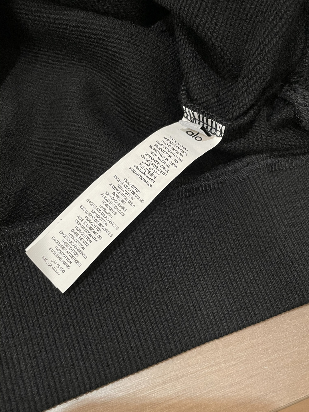 alo /秋冬新品 定制顶级卫衣棉,面料特别有质感,重工刺绣!冬季必备单品,保暖性好。男女通穿,细节到位,版型超赞,上 alo /秋冬新品 定制顶级卫衣棉,面料特别有质感,重工刺绣!冬季必备单品,保暖性好。男女通穿,细节到位,版型超赞,上