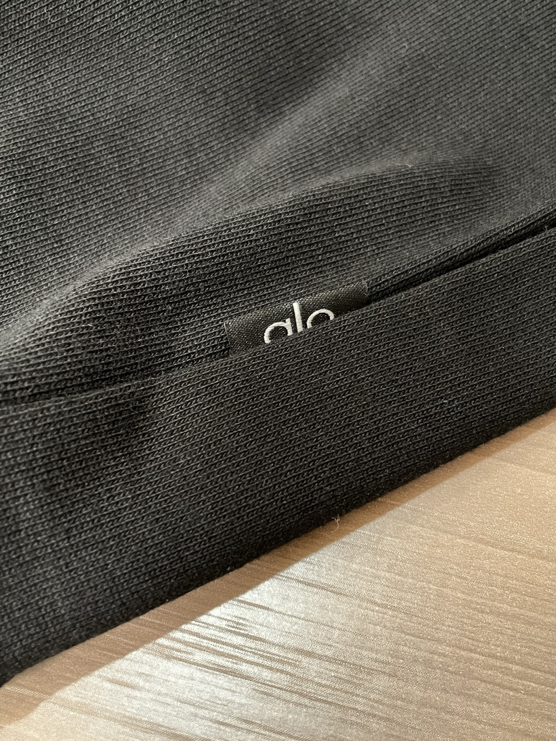 alo /秋冬新品 定制顶级卫衣棉,面料特别有质感,重工刺绣!冬季必备单品,保暖性好。男女通穿,细节到位,版型超赞,上 alo /秋冬新品 定制顶级卫衣棉,面料特别有质感,重工刺绣!冬季必备单品,保暖性好。男女通穿,细节到位,版型超赞,上
