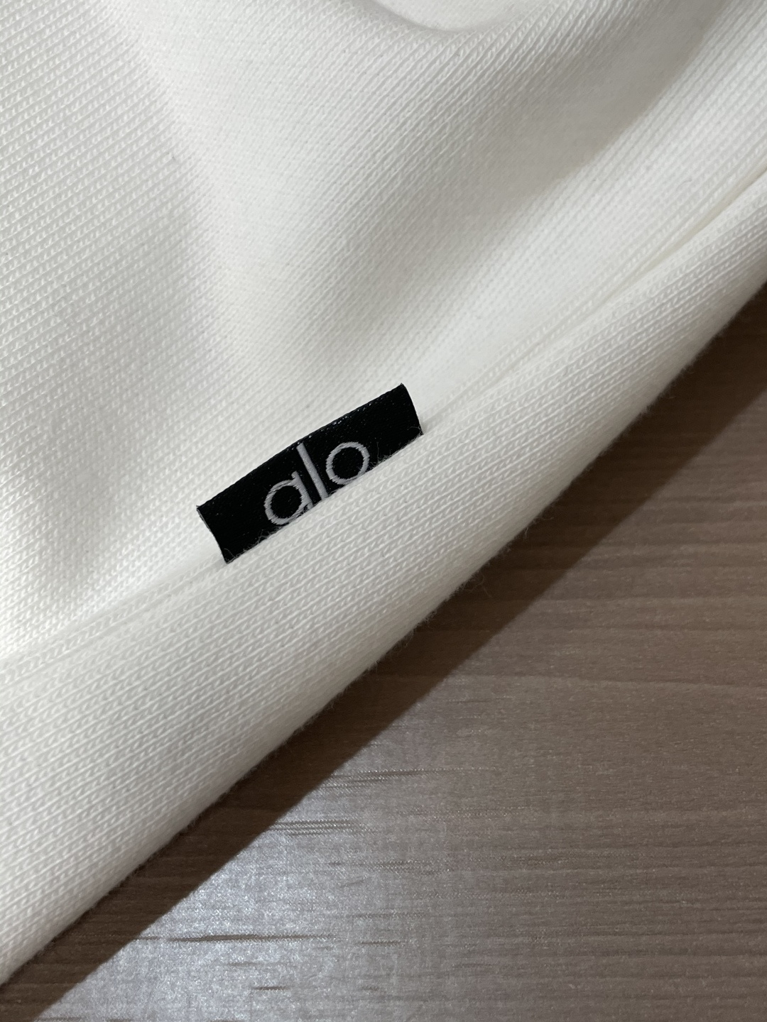 alo/秋冬新品 定制顶级卫衣棉,面料特别有质感,重工刺绣!冬季必备单品,保暖性好。男女通穿,细节到位,版型超赞,上身 alo/秋冬新品 定制顶级卫衣棉,面料特别有质感,重工刺绣!冬季必备单品,保暖性好。男女通穿,细节到位,版型超赞,上身