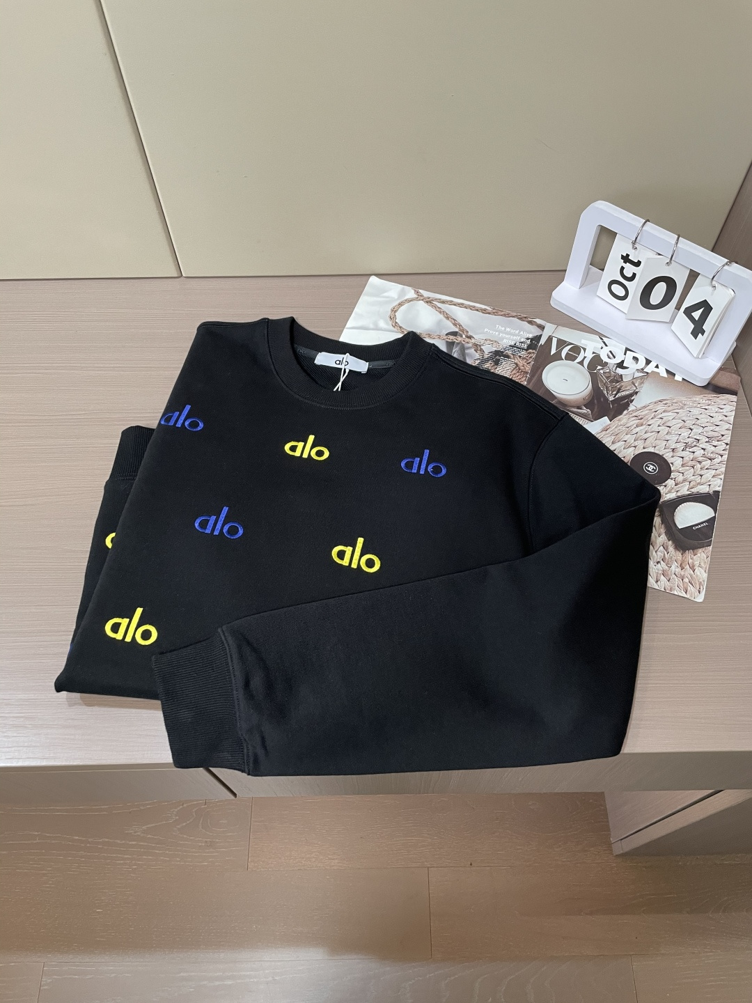 alo /秋冬新品 定制顶级卫衣棉,面料特别有质感,重工刺绣!冬季必备单品,保暖性好。男女通穿,细节到位,版型超赞,上 alo /秋冬新品 定制顶级卫衣棉,面料特别有质感,重工刺绣!冬季必备单品,保暖性好。男女通穿,细节到位,版型超赞,上