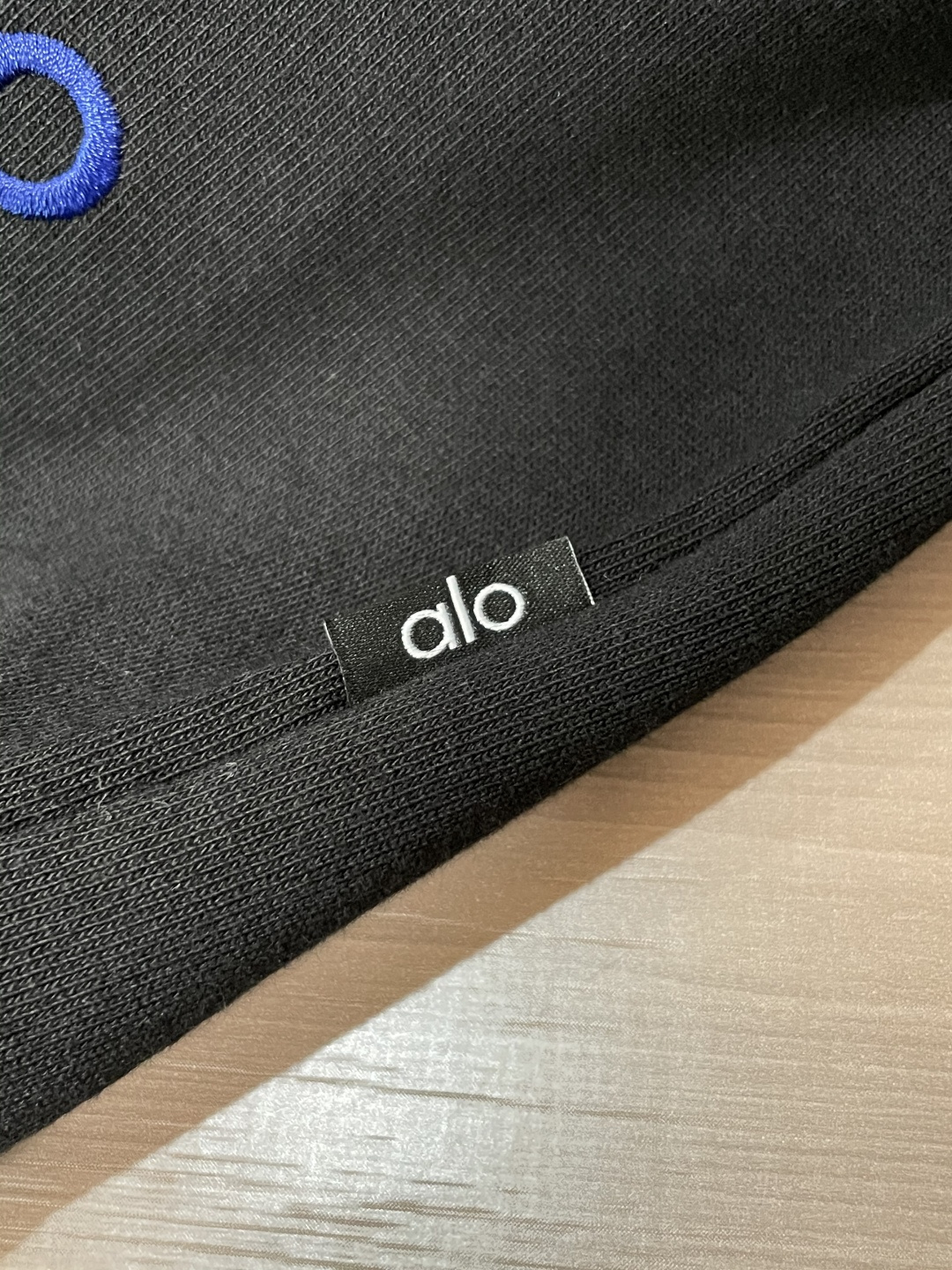 alo /秋冬新品 定制顶级卫衣棉,面料特别有质感,重工刺绣!冬季必备单品,保暖性好。男女通穿,细节到位,版型超赞,上 alo /秋冬新品 定制顶级卫衣棉,面料特别有质感,重工刺绣!冬季必备单品,保暖性好。男女通穿,细节到位,版型超赞,上