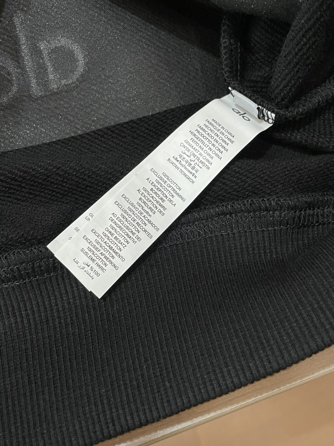 alo /秋冬新品 定制顶级卫衣棉,面料特别有质感,重工刺绣!冬季必备单品,保暖性好。男女通穿,细节到位,版型超赞,上 alo /秋冬新品 定制顶级卫衣棉,面料特别有质感,重工刺绣!冬季必备单品,保暖性好。男女通穿,细节到位,版型超赞,上