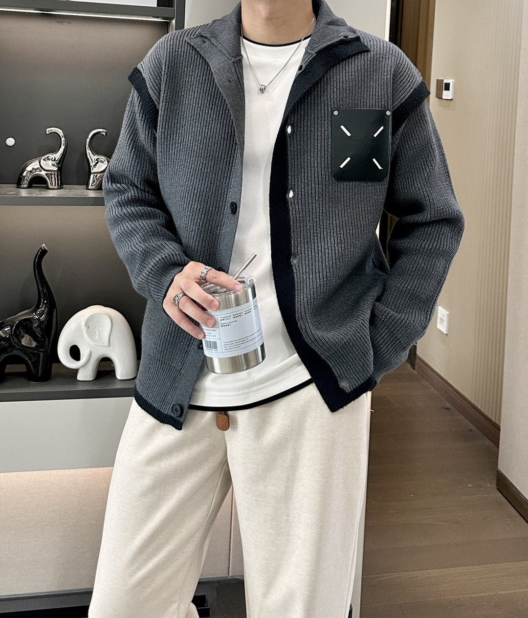 马吉拉 FW25秋冬新品经典开衫毛衣-对色定染羊毛混纺棉纱线，高克重高密度超高品质，毛料柔软细腻亲肤，触