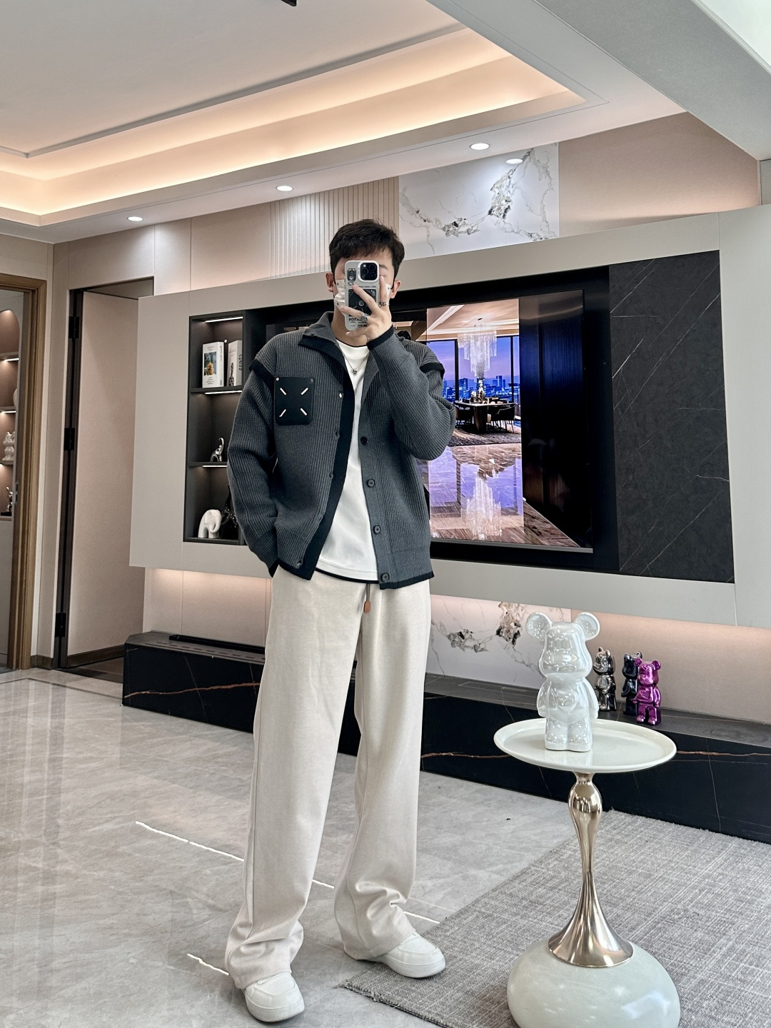 马吉拉 FW25秋冬新品经典开衫毛衣-对色定染羊毛混纺棉纱线，高克重高密度超高品质，毛料柔软细腻亲肤，触