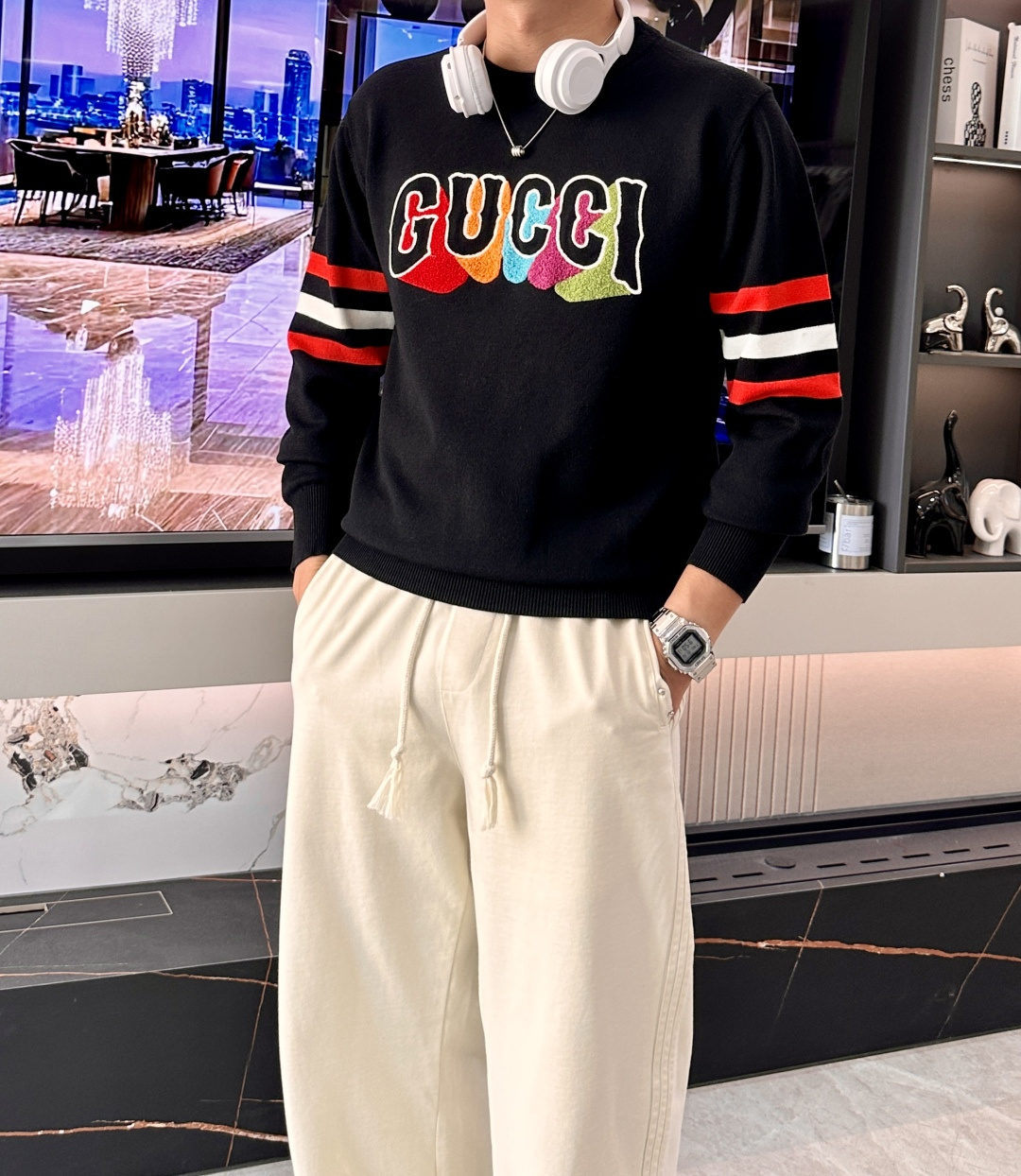 Gucc 2025秋冬 高级定制 都市风十足 经典简约大气圆领打底针织毛衣。 采用进口羊毛混纺面料 柔软