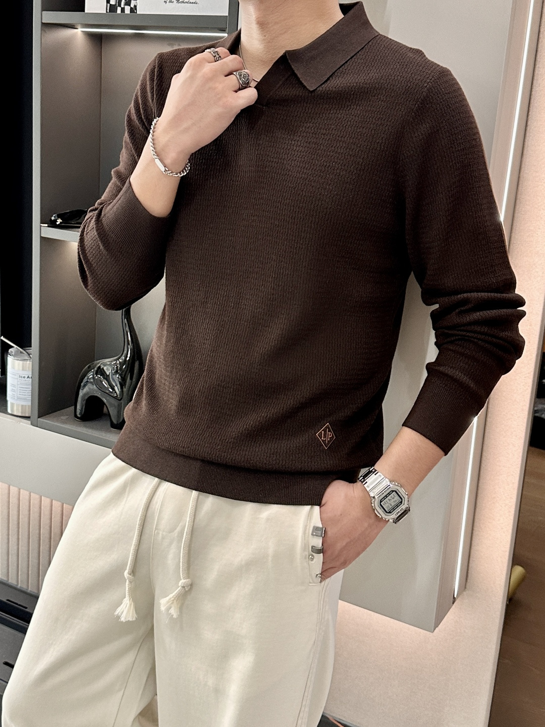 lP🆕家 2025春夏最新男士无纽扣翻领长袖针织衫，精选羊毛羊绒混纺面料制成， 80支超柔织物，14针密
