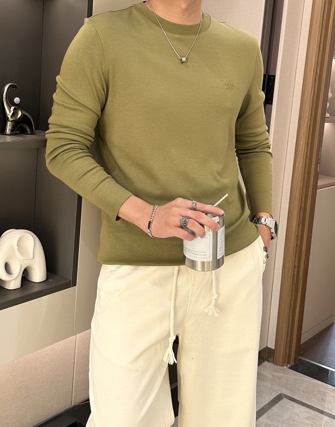型号W-2539#，lP🆕家 2025秋冬最新字母徽标男士起角圆领长袖T恤，传统圆领套头款式，简单大方，
