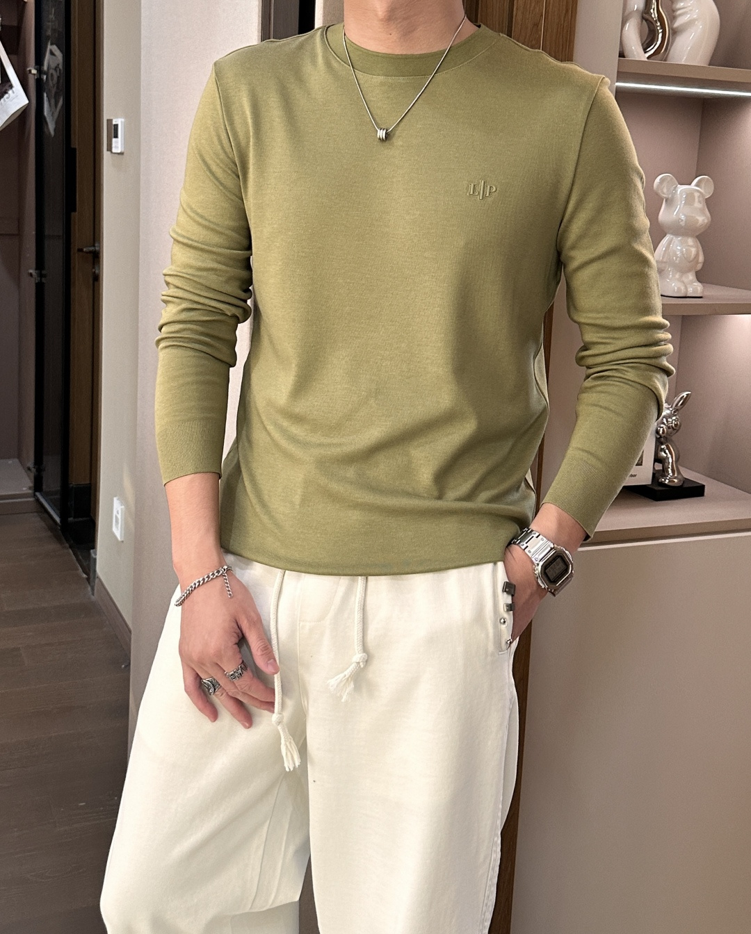 型号W-2539#，lP🆕家 2025秋冬最新字母徽标男士起角圆领长袖T恤，传统圆领套头款式，简单大方，