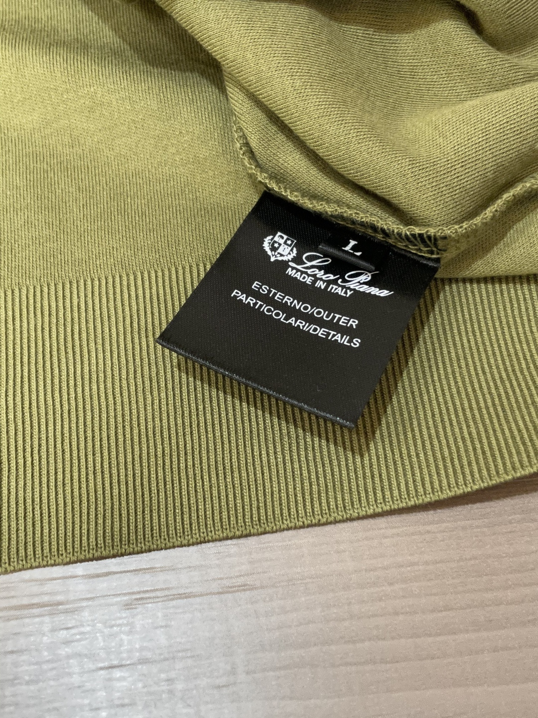 型号W-2539#，lP🆕家 2025秋冬最新字母徽标男士起角圆领长袖T恤，传统圆领套头款式，简单大方，