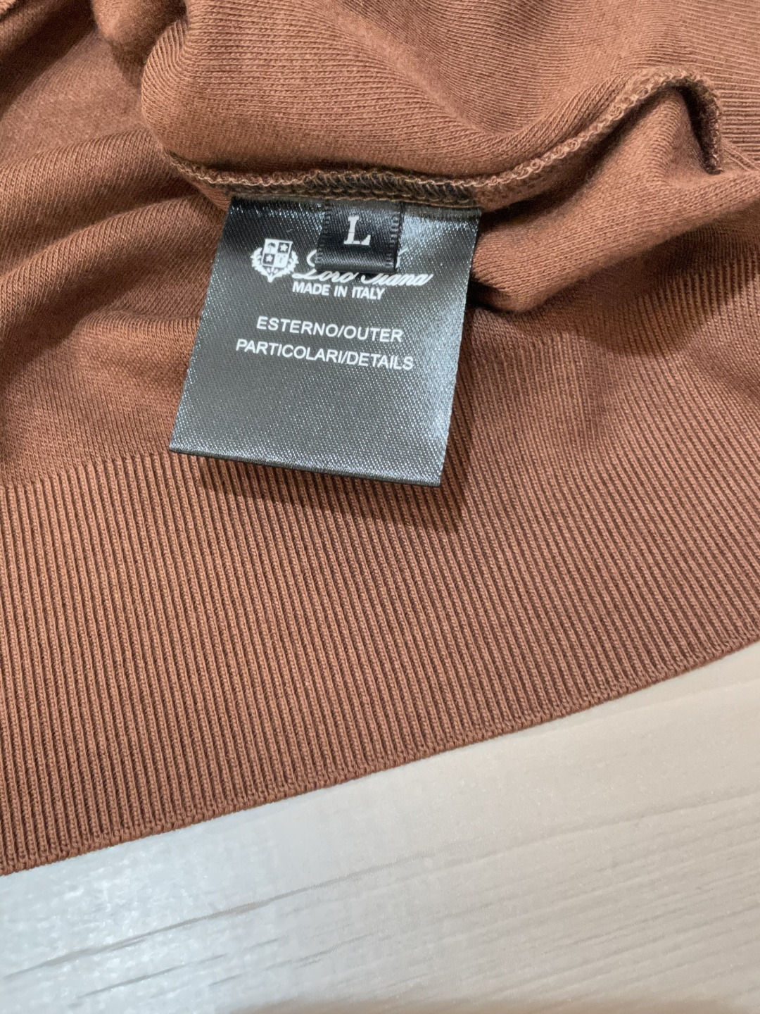 型号W-2539#，lP🆕家 2025秋冬最新字母徽标男士起角圆领长袖T恤，传统圆领套头款式，简单大方，