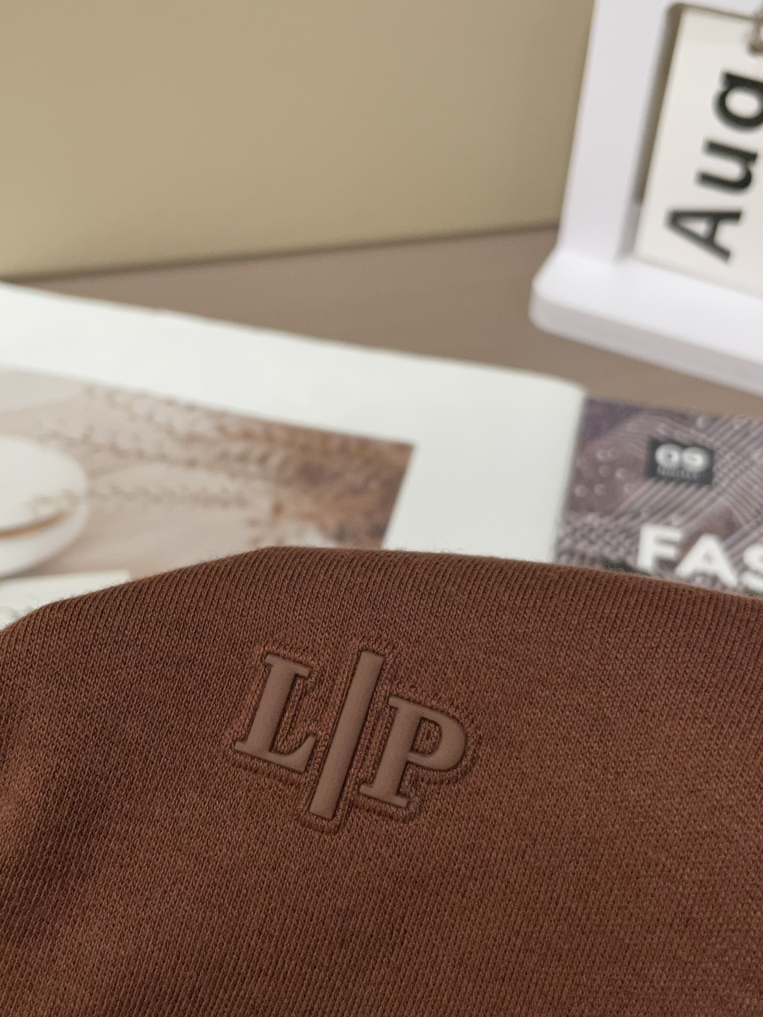 型号W-2539#，lP🆕家 2025秋冬最新字母徽标男士起角圆领长袖T恤，传统圆领套头款式，简单大方，