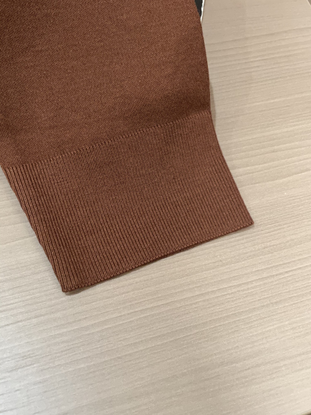 型号W-2539#，lP🆕家 2025秋冬最新字母徽标男士起角圆领长袖T恤，传统圆领套头款式，简单大方，