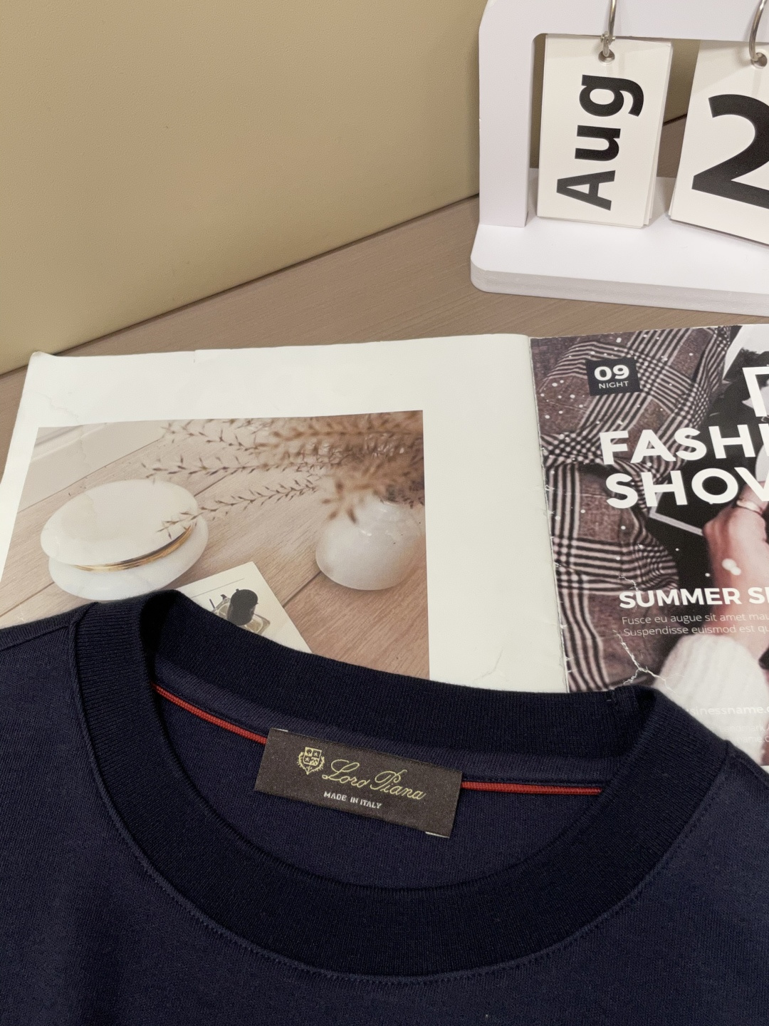 型号W-2539#，lP🆕家 2025秋冬最新字母徽标男士起角圆领长袖T恤，传统圆领套头款式，简单大方，