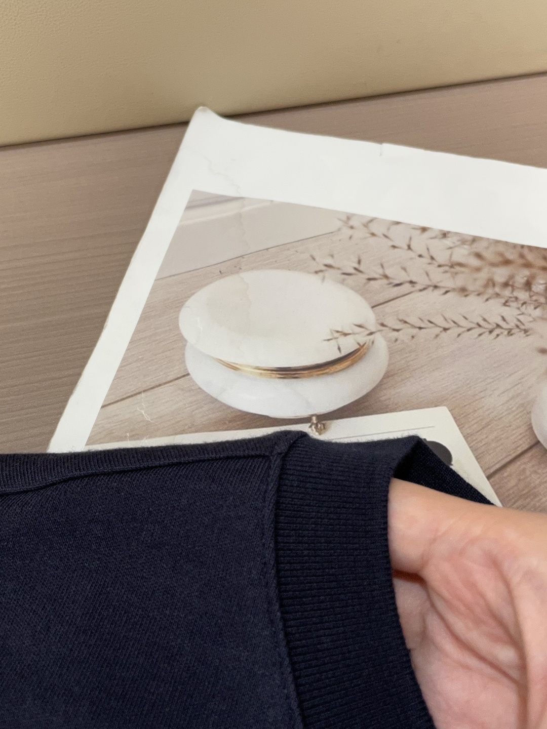 型号W-2539#，lP🆕家 2025秋冬最新字母徽标男士起角圆领长袖T恤，传统圆领套头款式，简单大方，