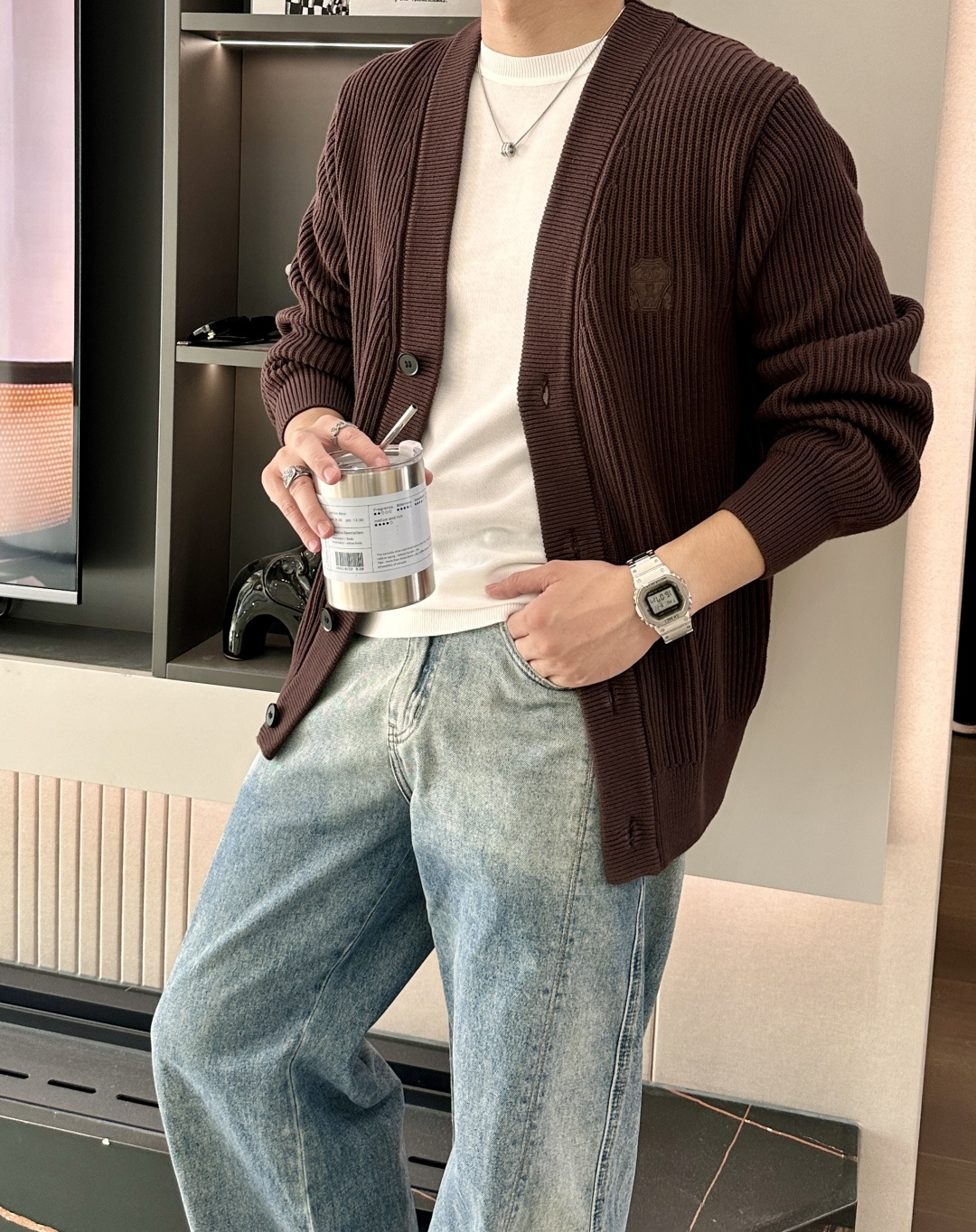 BC家 2025秋冬最新经典绣标男士加厚开衫毛衣，立体坑条纹理自带温润质感，利落V领衬得颈部线条更修长，