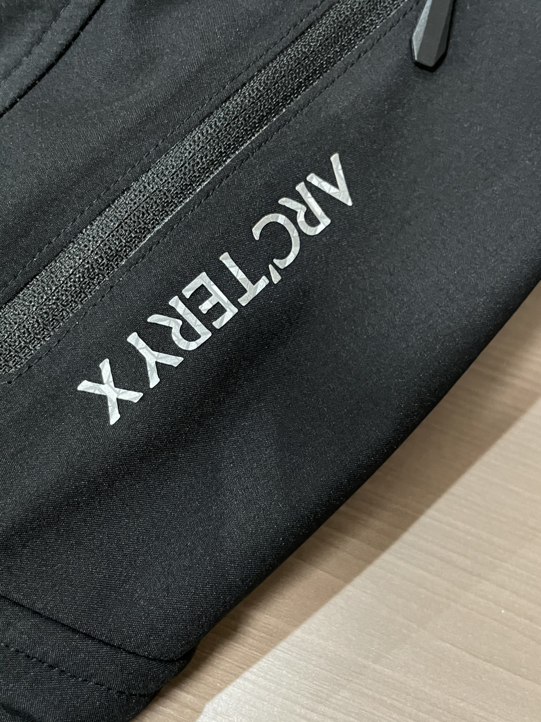 Arcteryx/始祖鸟 2025春秋新款软壳连帽夹克冲锋衣外套这款GAMMALT夹克采用轻薄耐磨的WE