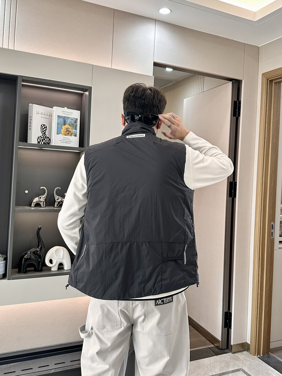 迪桑特棉马甲 2025新款男士休闲定制立领马甲 内填充羽绒棉 简约干练 时髦不累赘 活力满满。最流行的拉