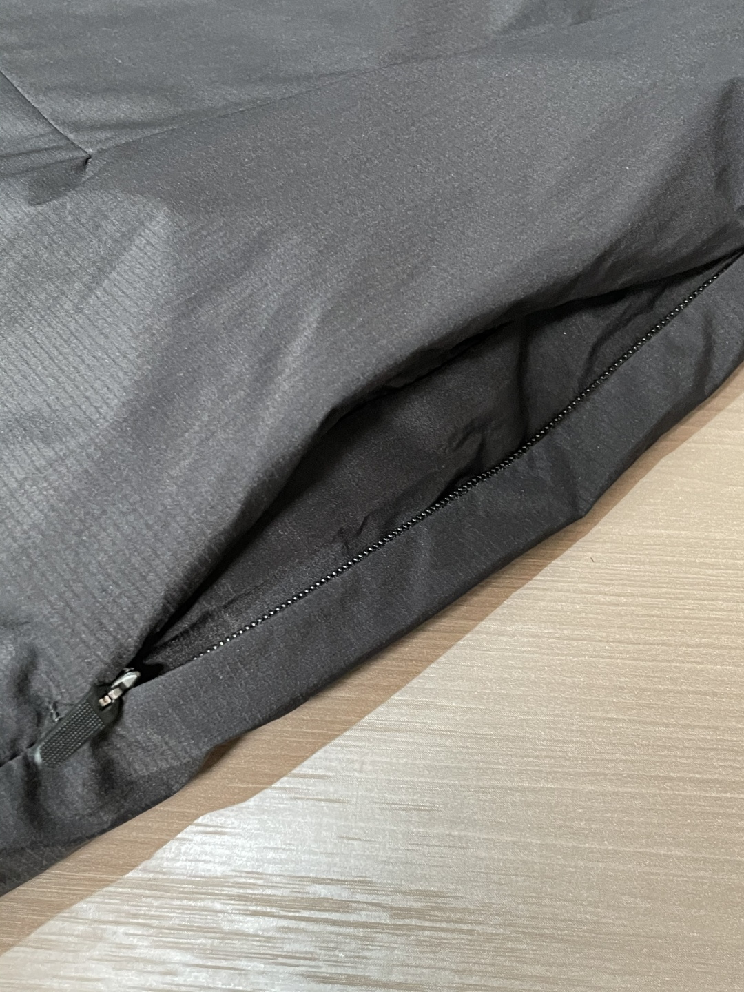 迪桑特棉马甲 2025新款男士休闲定制立领马甲 内填充羽绒棉 简约干练 时髦不累赘 活力满满。最流行的拉