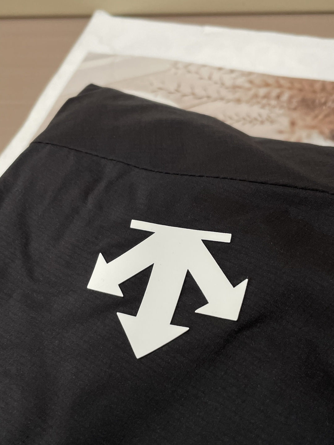 迪桑特棉马甲 2025新款男士休闲定制立领马甲 内填充羽绒棉 简约干练 时髦不累赘 活力满满。最流行的拉