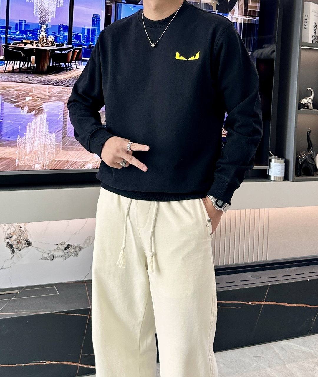 NO:573809,FD/2025 Autumn and Winter New Products Customized top-quality sweatshirt cotton, the fabric has special texture and heavy embroidery!  A must-have item in winter, it has good warmth retention. It can be worn by both men and women, the details are in place, the shape is awesome, and the upper body effect is very good!  A versatile item!  Size M-XXXL,,hoodie,sweatshirts,alexander wang19860909FD/2025秋冬新品 定制顶级卫衣棉,面料特别有质感,重工刺绣！冬季必备单品,保暖性好.男女通穿,细节到位,版型超赞,上身效果非常好！百搭单品！尺码M-XXXL,,hoodie,sweatshirts,alexander wang,Men's clothing