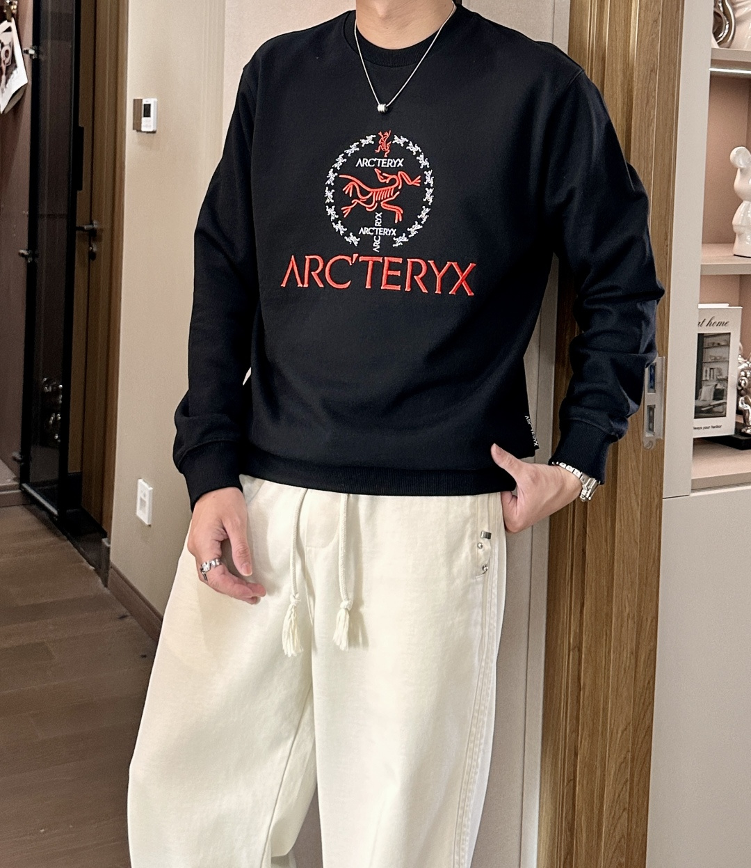 NO:573812,Arc'teryx/2025 Autumn and Winter New Products Customized top-quality sweatshirt cotton, the fabric is particularly textured, and heavy embroidery!  A must-have item in winter, it has good warmth retention. It can be worn by both men and women, the details are in place, the shape is awesome, and the upper body effect is very good!  A versatile item!  Size M-XXXL,arc'teryx,hoodie,sweatshirts,alexander wang19860909始祖鸟/2025秋冬新品 定制顶级卫衣棉,面料特别有质感,重工刺绣！冬季必备单品,保暖性好.男女通穿,细节到位,版型超赞,上身效果非常好！百搭单品！尺码M-XXXL,arc'teryx,hoodie,sweatshirts,alexander wang,Men's clothing