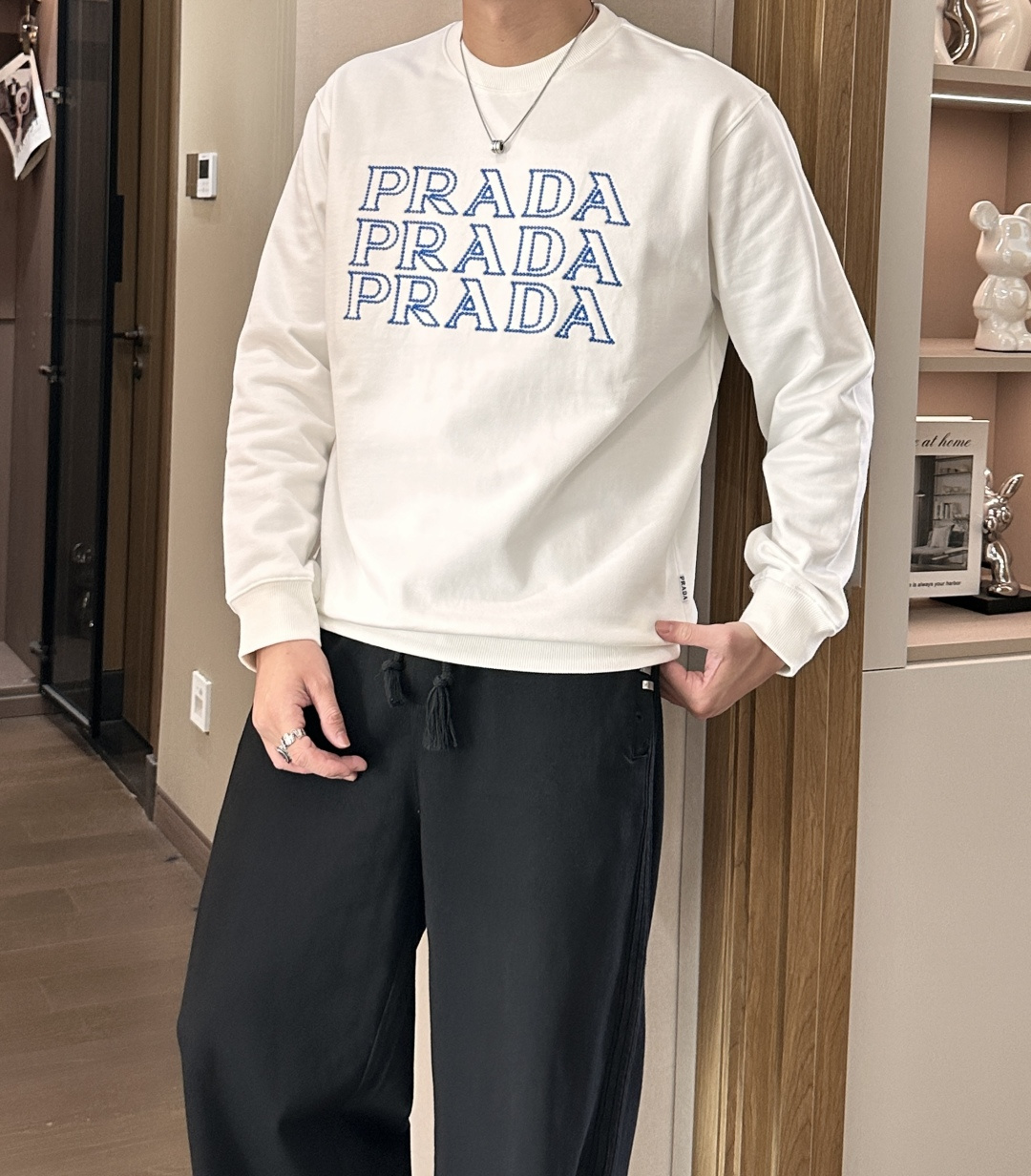 Prad/秋冬新品  定制顶级卫衣棉，面料特别有质感，重工刺绣！冬季必备单品，保暖性好。男女通穿，细节到位，版型超赞，上