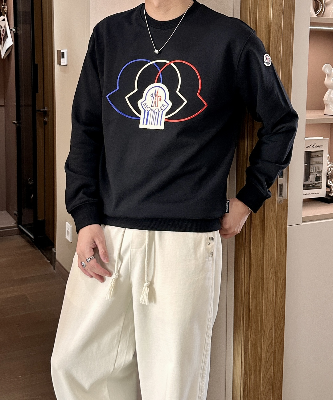 蒙口/秋冬新品 定制顶级卫衣棉,面料特别有质感,重工刺绣!冬季必备单品,保暖性好。男女通穿,细节到位,版型超赞,上身效 蒙口/秋冬新品 定制顶级卫衣棉,面料特别有质感,重工刺绣!冬季必备单品,保暖性好。男女通穿,细节到位,版型超赞,上身效