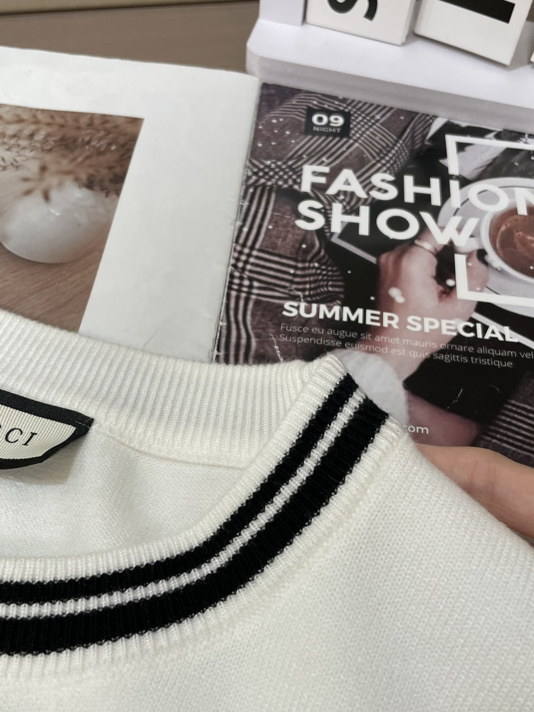 Gucc2025秋冬 高级定制 都市风十足 经典简约大气圆领打底针织毛衣。 采用进口羊毛混纺面料 柔软细