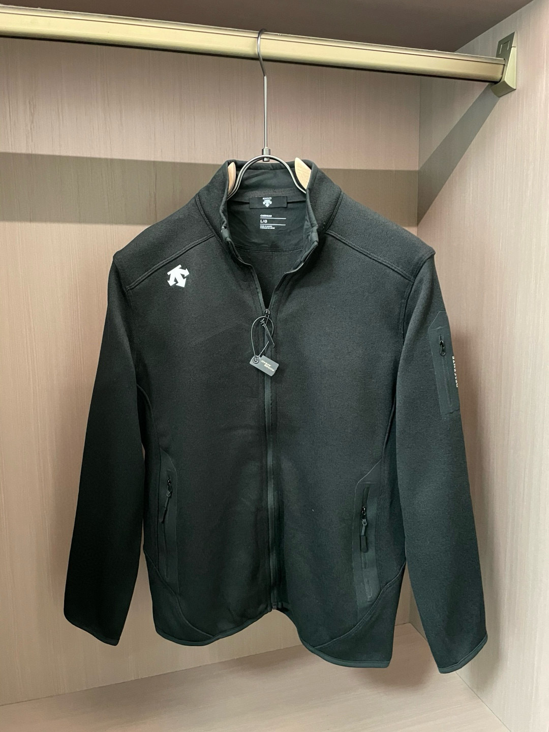 Descente 迪桑特 春季户外运动休闲抓绒夹克外套，新款春季夹克外套，做工精美，不管是材质还是细节还