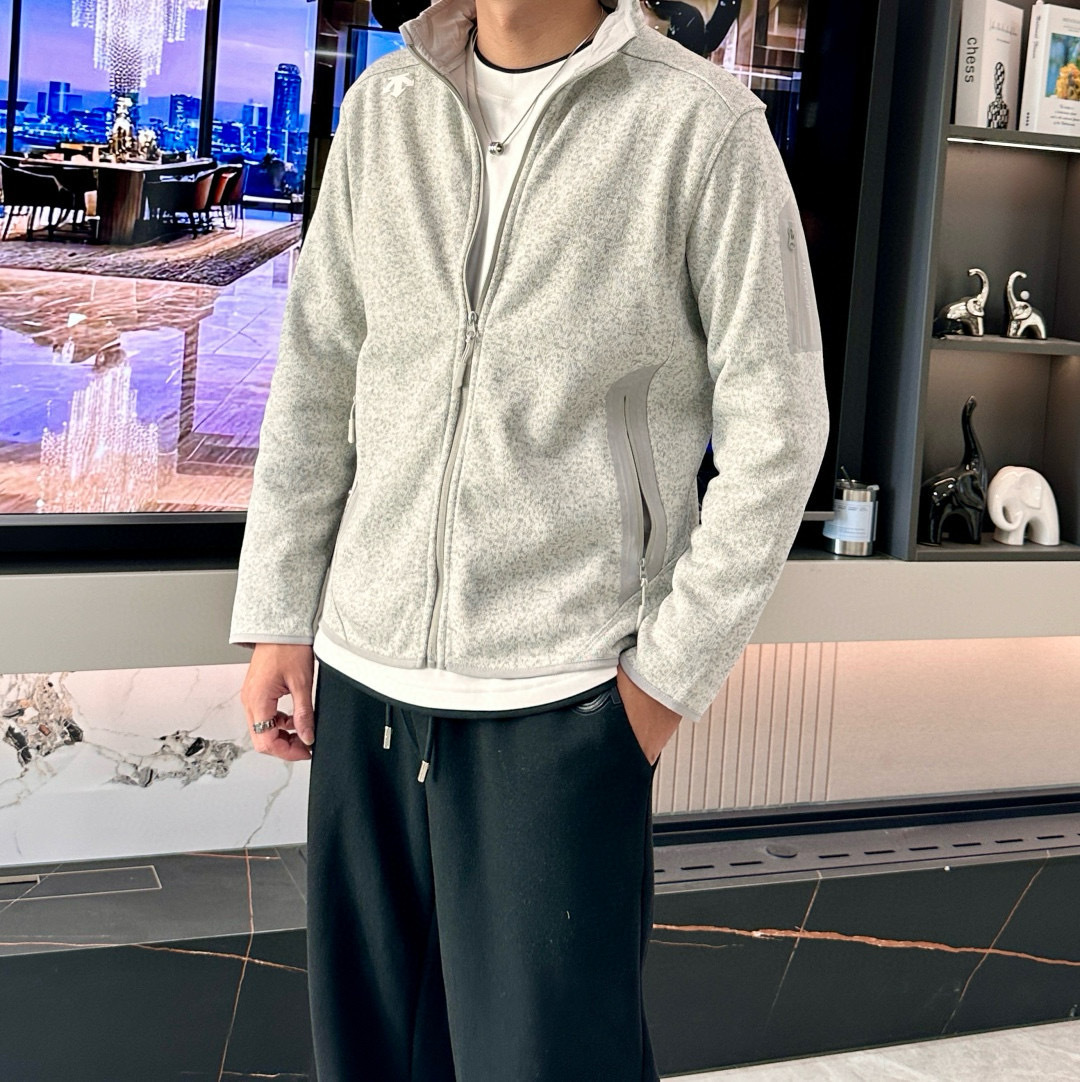 Descente 迪桑特 春季户外运动休闲抓绒夹克外套，新款春季夹克外套，做工精美，不管是材质还是细节还