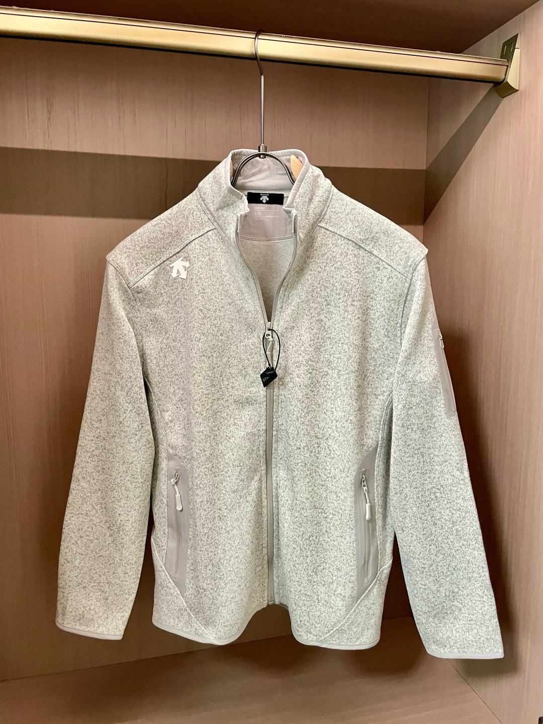 Descente 迪桑特 春季户外运动休闲抓绒夹克外套，新款春季夹克外套，做工精美，不管是材质还是细节还