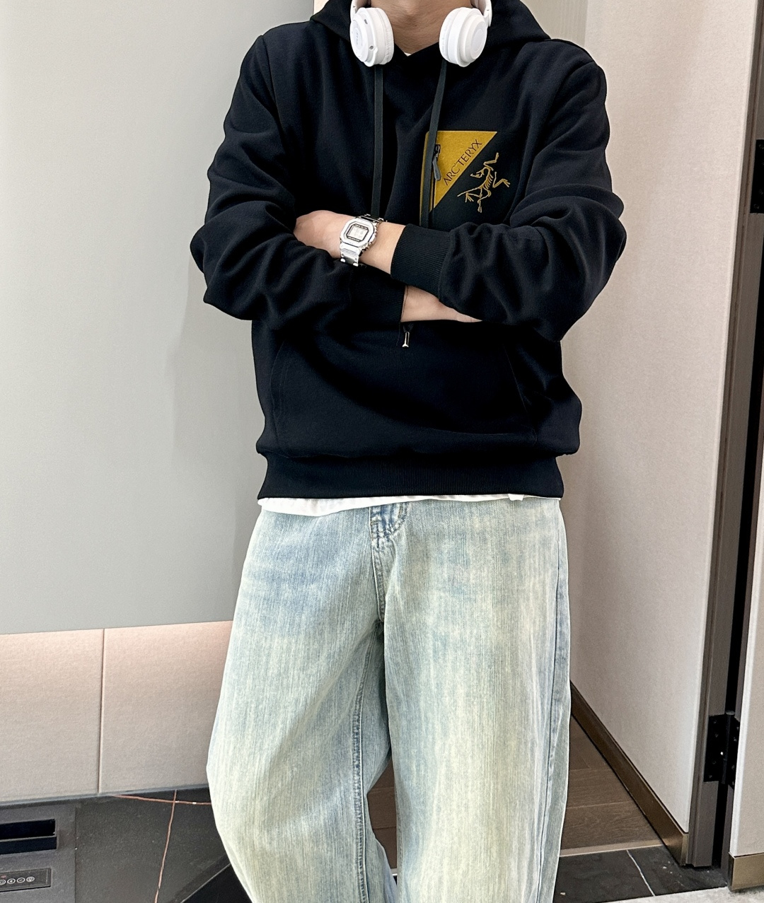 始祖鸟 套头连帽卫衣；经典套头男女同款，简约大气系列单品，低调奢华大气百搭款！卫衣选用客供100%高克重