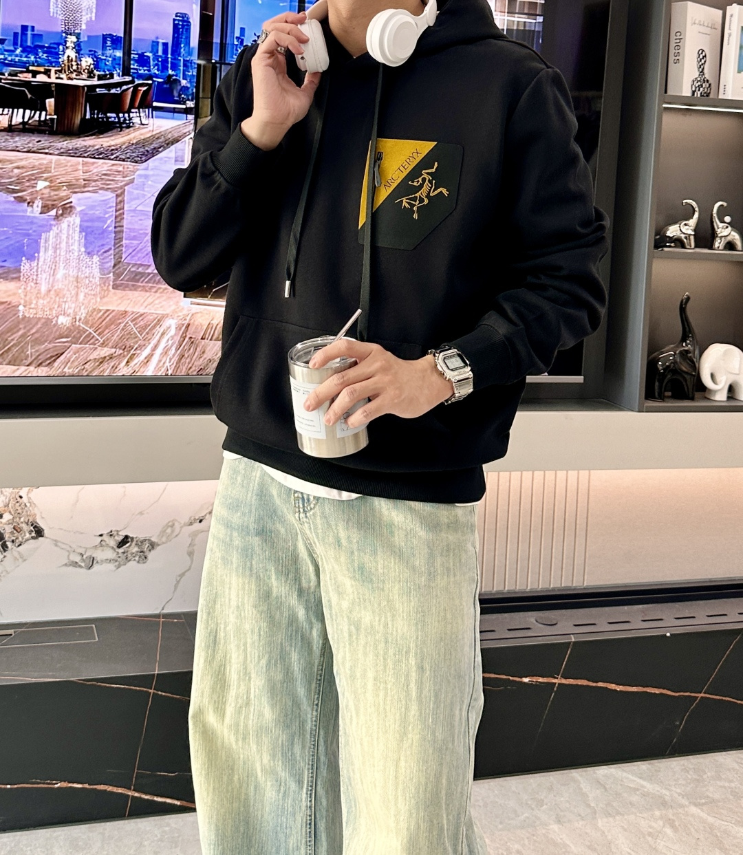 始祖鸟 套头连帽卫衣；经典套头男女同款，简约大气系列单品，低调奢华大气百搭款！卫衣选用客供100%高克重