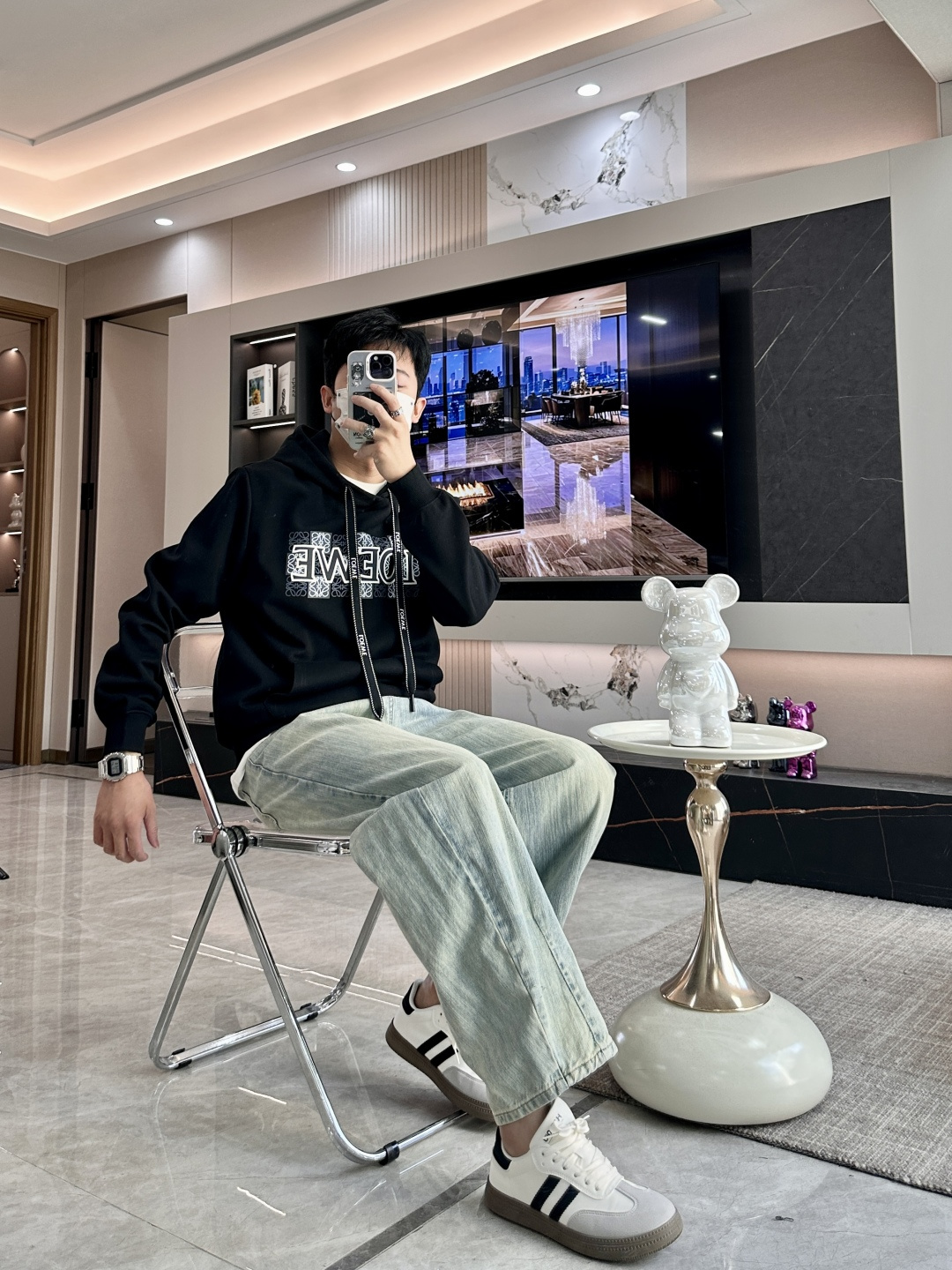 Loewe 套头连帽卫衣；经典套头男女同款，简约大气系列单品，低调奢华大气百搭款！卫衣选用客供100%高