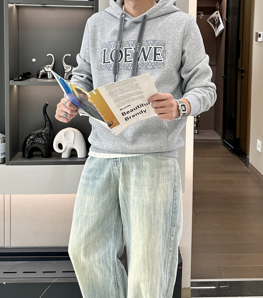 Loewe 套头连帽卫衣；经典套头男女同款，简约大气系列单品，低调奢华大气百搭款！卫衣选用客供100%高