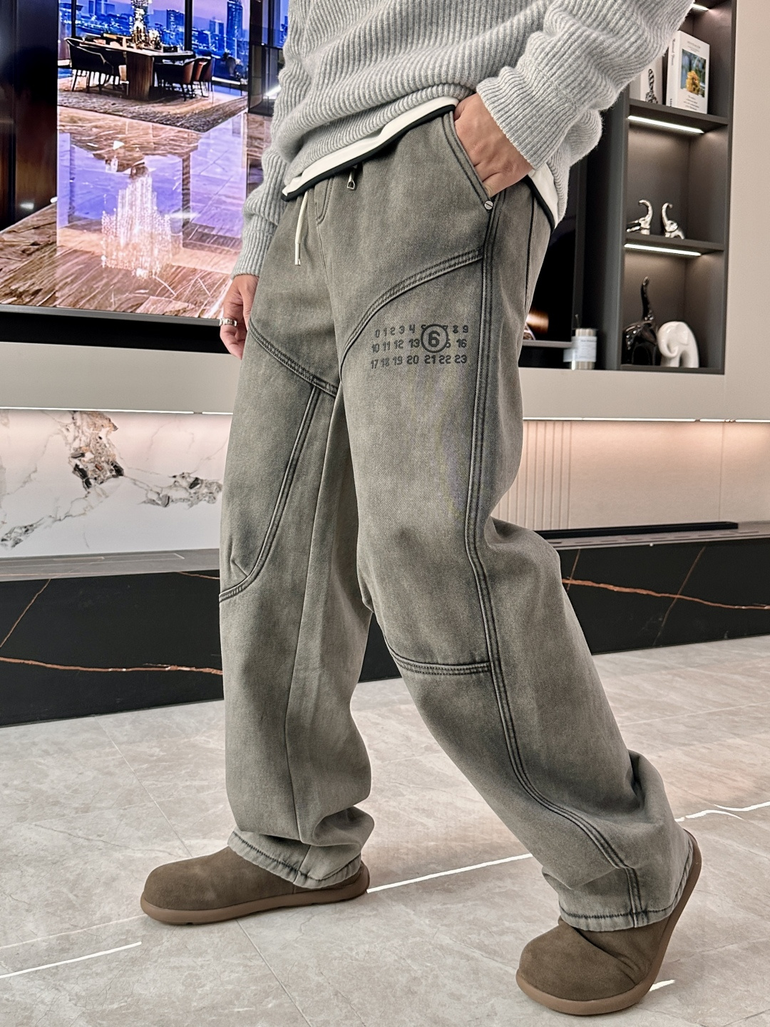 · 马吉拉 2025秋冬最新系列男士加厚休闲裤！内里加绒，非常保暖，北方的宝子们赶紧备上！采用客供弹力柔