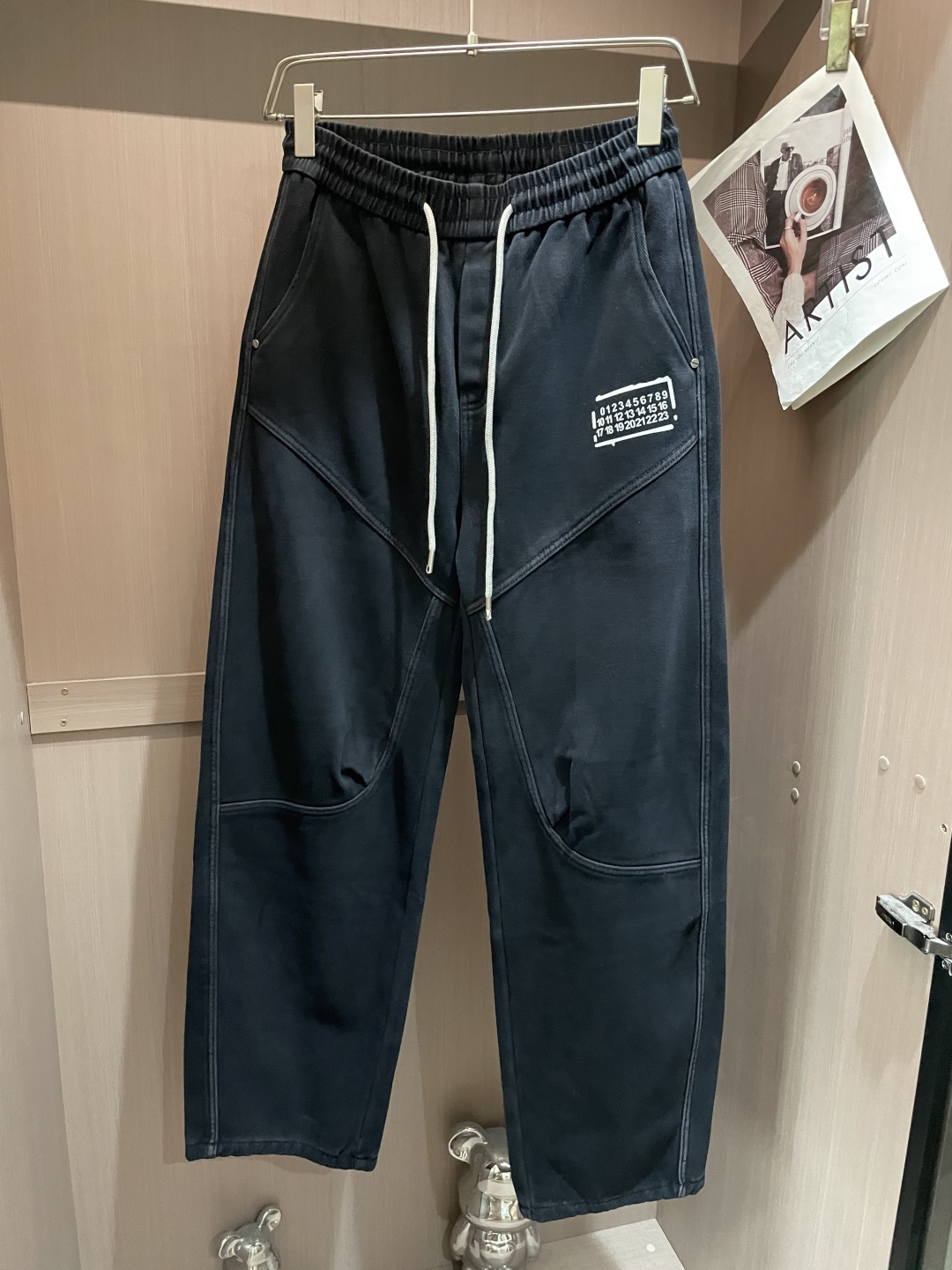 · 马吉拉 2025秋冬最新系列男士加厚休闲裤！内里加绒，非常保暖，北方的宝子们赶紧备上！采用客供弹力柔