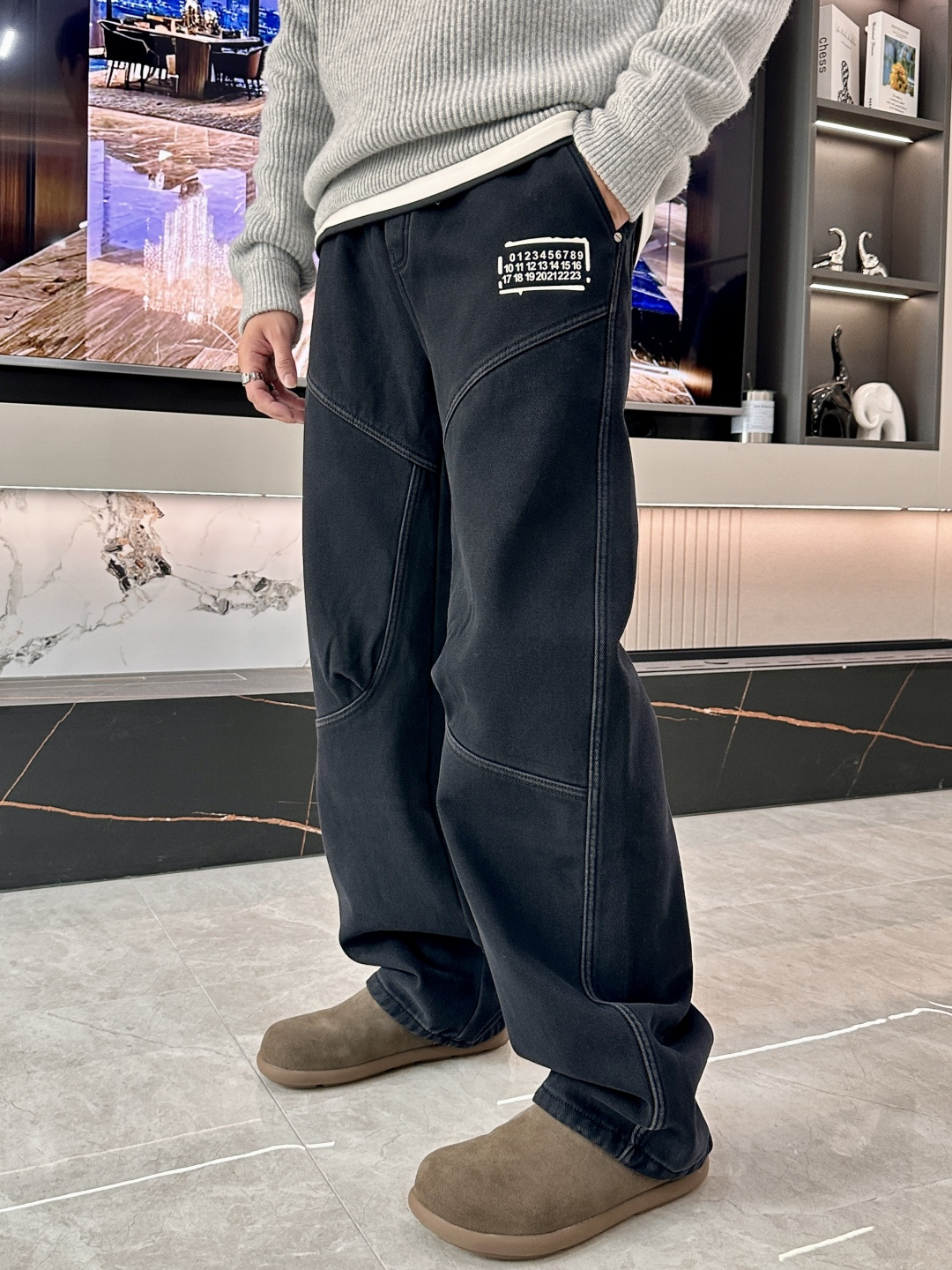 · 马吉拉 2025秋冬最新系列男士加厚休闲裤！内里加绒，非常保暖，北方的宝子们赶紧备上！采用客供弹力柔