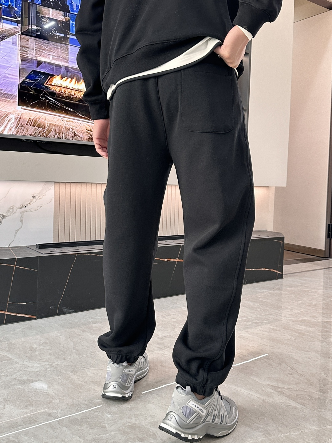 蒙口 2025秋冬最新休闲裤 潮人必备 版型超赞，能很好的修复各种腿型，非常个性！柔软排汗，舒适度极高。