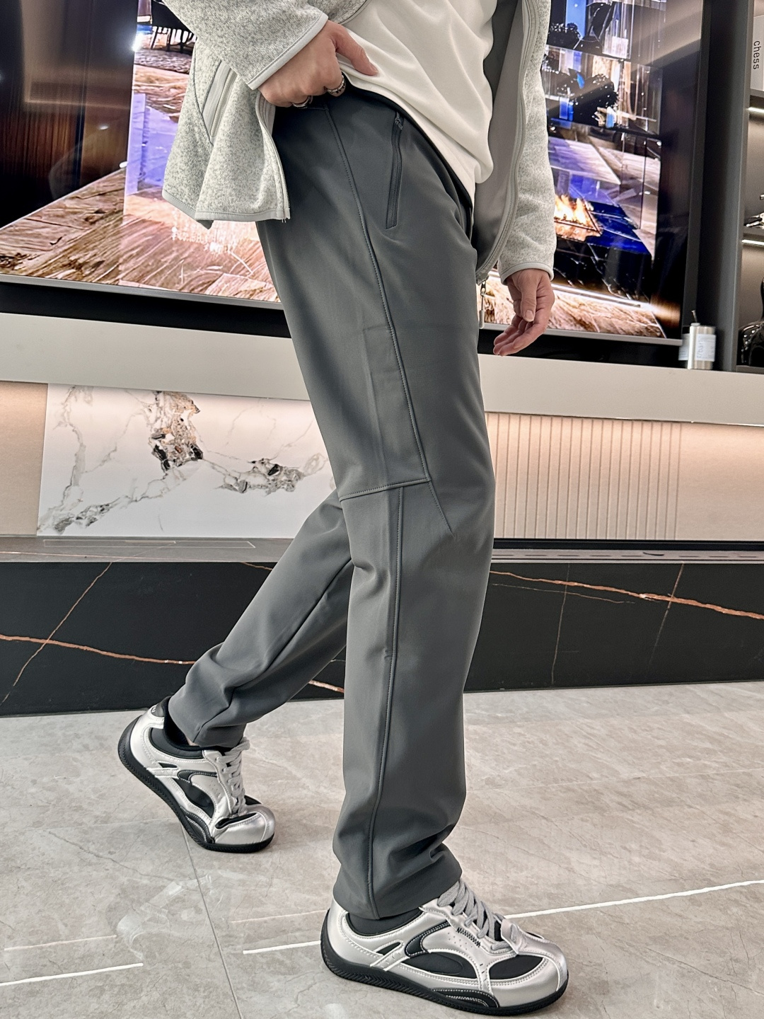 迪桑特 男士休闲裤👍速干面料休闲裤，最新款上身版型无敌正！绝对可以闭眼收的一款此款裤子非常百搭，弹力腰围